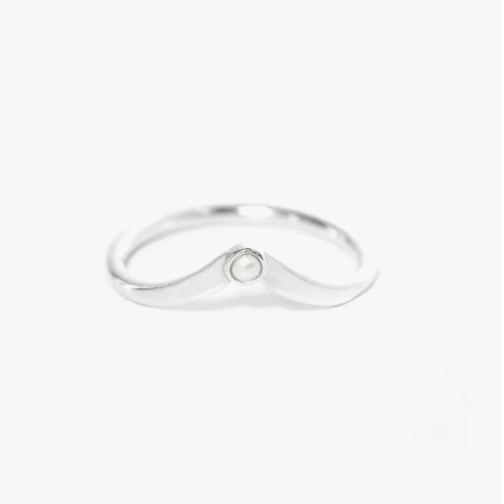 Scarlet Ring - Sterling Silver & Freshwater Pearl
